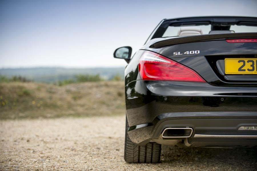  Mercedes-Benz SL400 2014 года  (UK) (фото 25 из 31)